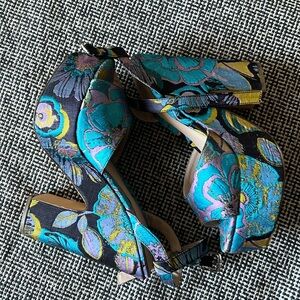 SOLD ON DEPOP. Brand New Missguided Jacquard Platform Heels
